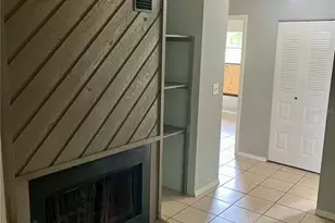 2321 SW 31st Pl, Gainesville, FL 32608 - Photo 5