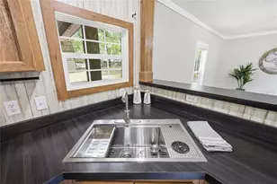 215 SW Alpine Pl, High Springs, FL 32643 - Photo 9