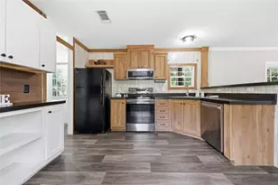 215 SW Alpine Pl, High Springs, FL 32643 - Photo 3