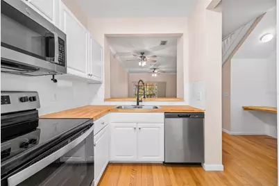 5065 NW 45th Road #102, Gainesville, FL 32606 - Photo 9
