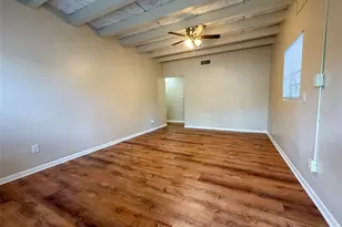 219 NW 3rd Ave, Gainesville, FL 32601 - Photo 3