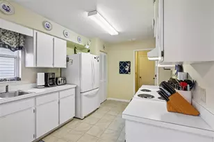 4890 Pleasant Hollow Trail, Lakeland, FL 33811 - Photo 13