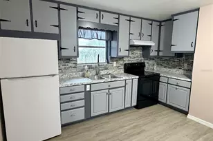 1025 NE 4th St, Chiefland, FL 32626 - Photo 3