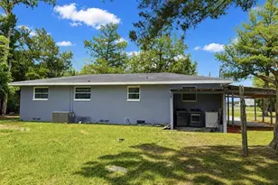 1025 NE 4th St, Chiefland, FL 32626 - Photo 15