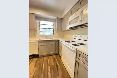 914 SW 59th Terrace #A, Gainesville, FL 32607 - Photo 3