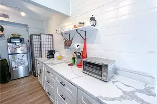 704 NE 1st St, Gainesville, FL 32601 - Photo 5