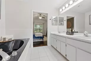 10240 NW 11th Ln, Gainesville, FL 32606 - Photo 13