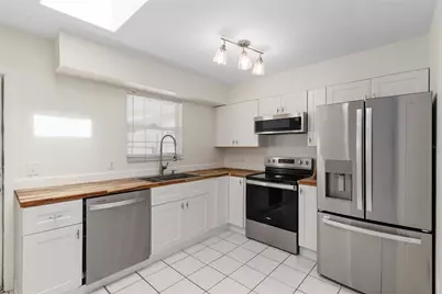 2080 NW 2nd Street, Gainesville, FL 32609 - Photo 7