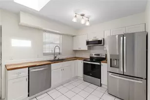 2080 NW 2nd St, Gainesville, FL 32609 - Photo 7