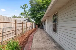 2080 NW 2nd St, Gainesville, FL 32609 - Photo 41