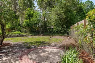 2080 NW 2nd St, Gainesville, FL 32609 - Photo 43