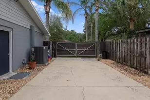 1940 NW 35th St, Gainesville, FL 32605 - Photo 43