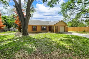 207 Howard Ct, Mascotte, FL 34753 - Photo 3