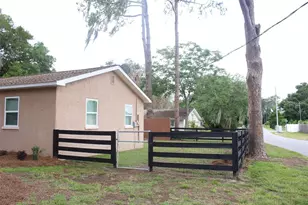609 Gray Ave, Wildwood, FL 34785 - Photo 7