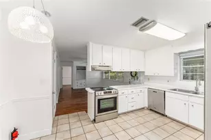 930 NW 37th Terrace, Gainesville, FL 32605 - Photo 17