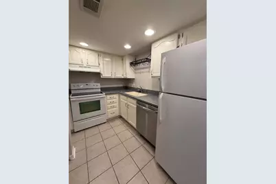 1515 NW 29th Road #D2, Gainesville, FL 32605 - Photo 9