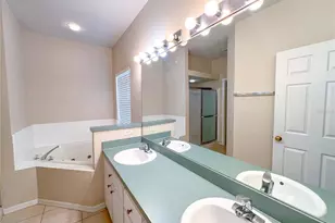 4332 NW 34th Dr, Gainesville, FL 32605 - Photo 13