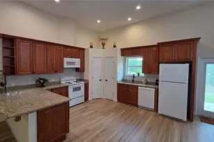 200 Hour Glass Cir, Hawthorne, FL 32640 - Photo 9