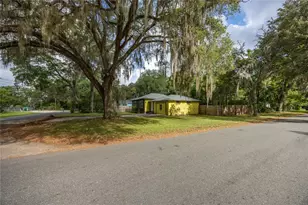 1334 NE 1st Ave, Gainesville, FL 32641 - Photo 3