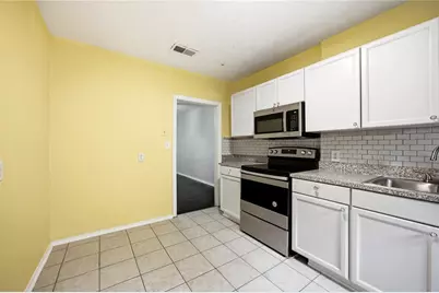 1334 NE 1st Avenue, Gainesville, FL 32641 - Photo 9