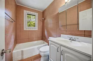 1334 NE 1st Ave, Gainesville, FL 32641 - Photo 13