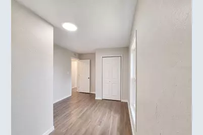 2524 NE 5th Place, Gainesville, FL 32641 - Photo 11