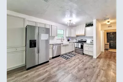 2524 NE 5th Place, Gainesville, FL 32641 - Photo 5