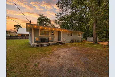2524 NE 5th Place, Gainesville, FL 32641 - Photo 1