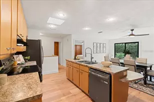 1019 NW 36 Rd, Gainesville, FL 32609 - Photo 5