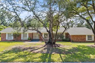 214 SE 2nd St, Chiefland, FL 32626 - Photo 1