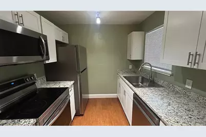 2360 SW Archer Road #303, Gainesville, FL 32608 - Photo 3