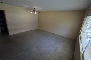 930 NE 6th Ave, Gainesville, FL 32601 - Photo 3