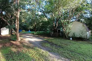210 SE Hardin Ct, High Springs, FL 32643 - Photo 11
