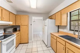 2541 NW 52nd Pl, Gainesville, FL 32605 - Photo 9