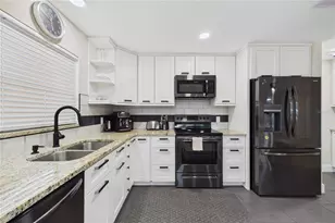 132 Concord Dr NE, Port Charlotte, FL 33952 - Photo 9