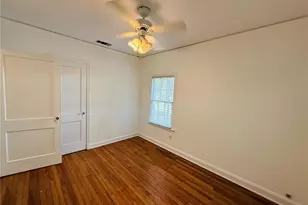 745 NE 10th Ave, Gainesville, FL 32601 - Photo 17