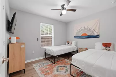 740 NW 8th Street, Gainesville, FL 32601 - Photo 13