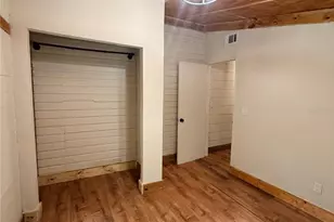 1229 NE 3rd Ave, Gainesville, FL 32641 - Photo 31