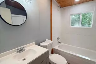 1229 NE 3rd Ave, Gainesville, FL 32641 - Photo 25