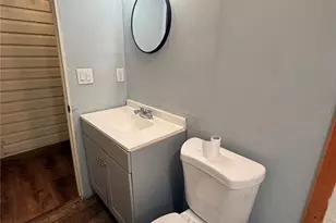 1229 NE 3rd Ave, Gainesville, FL 32641 - Photo 27