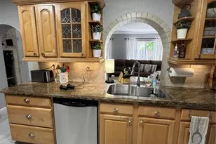 14821 Palmetto Palm Ave, Miami Lakes, FL 33014 - Photo 9