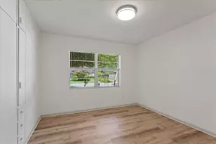 1302 NE 14th Ter, Gainesville, FL 32601 - Photo 15
