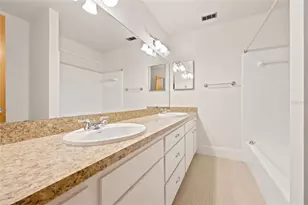 1911 NW 22nd Dr, Gainesville, FL 32605 - Photo 17