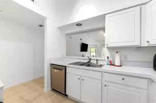 9124 SW 51st Rd, Gainesville, FL 32608 - Photo 7
