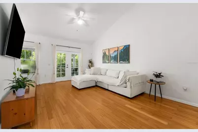 9124 SW 51st Road #302, Gainesville, FL 32608 - Photo 3