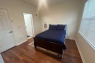 621 SW 10th St, Gainesville, FL 32601 - Photo 11