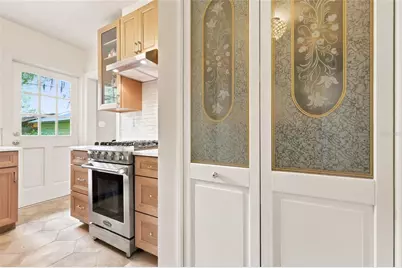 616 NW 8th Place, Gainesville, FL 32601 - Photo 11