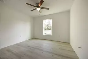 691 E Country Club Dr, Williston, FL 32696 - Photo 17