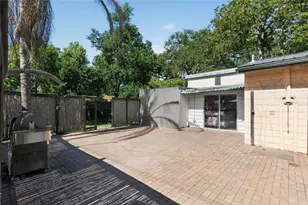 1805 NE 6th Ter, Gainesville, FL 32609 - Photo 15