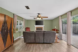 1805 NE 6th Ter, Gainesville, FL 32609 - Photo 11